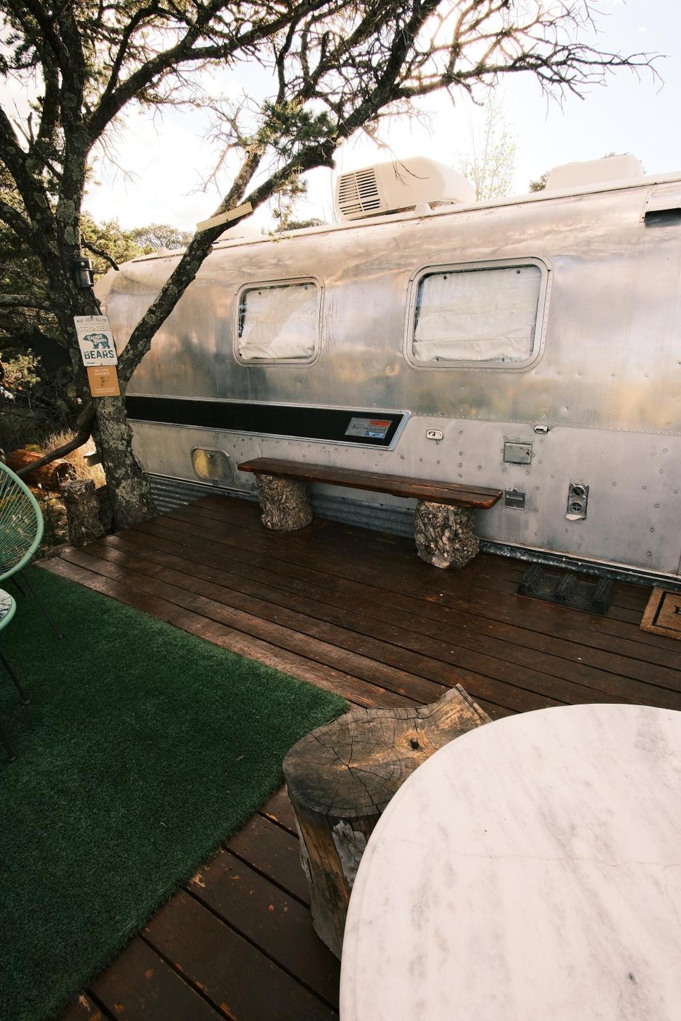 Silver Bullet Airstream at El Mistico Nogal Exterior foto